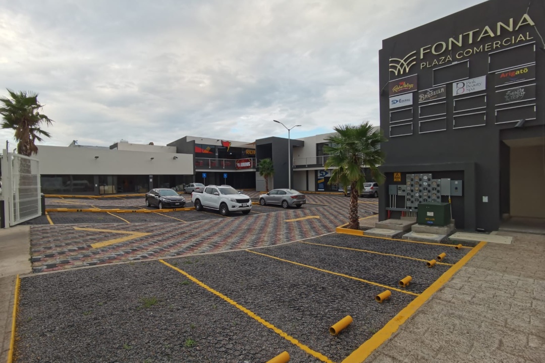 1502 Av de las fuentes 4, Querétaro, ,Local,Renta,Plaza comercial Fontana,Av de las fuentes,1015