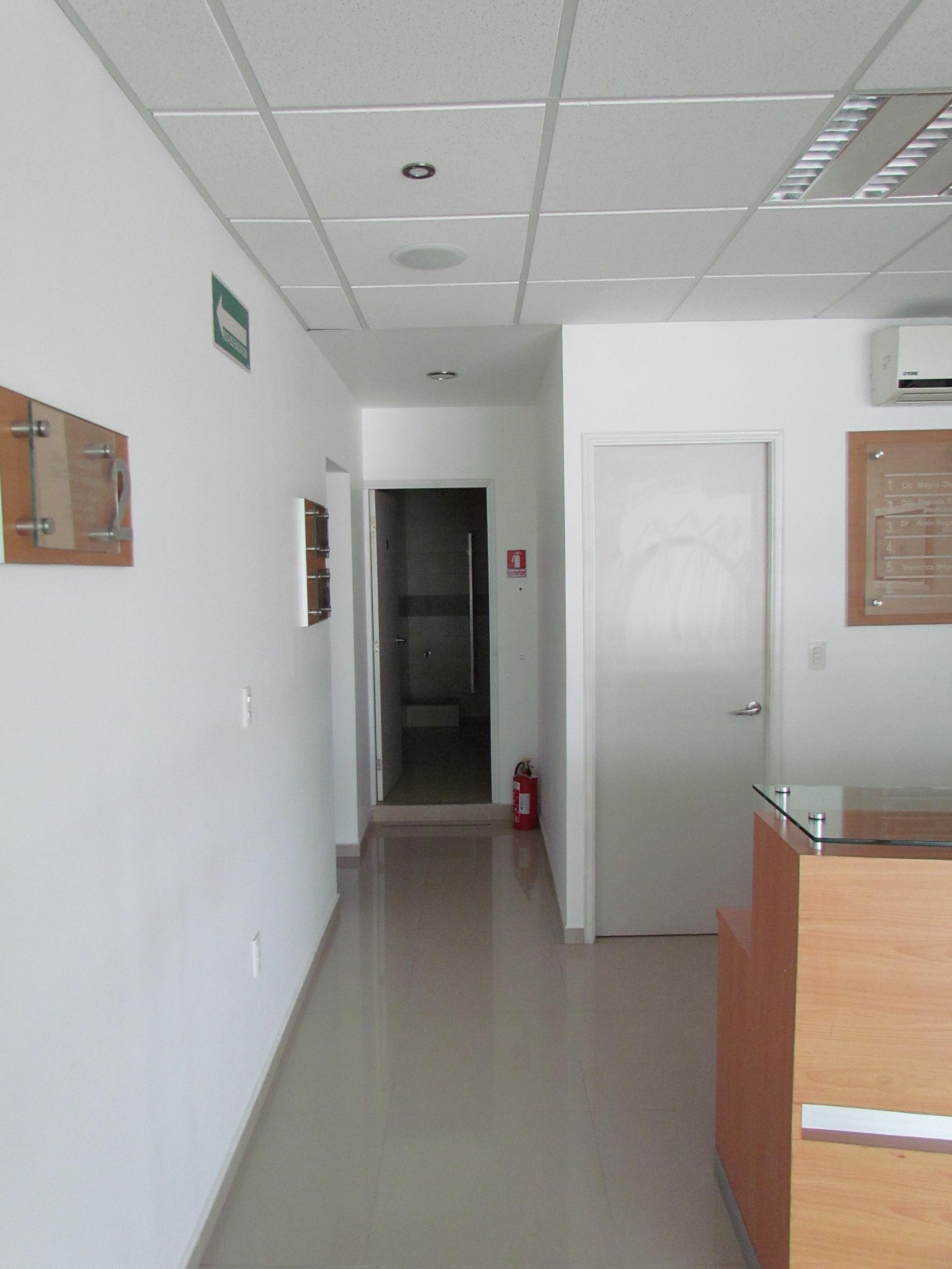 Camino Real a Huimilpan s/n, Querétaro, 76904, 6 Rooms Rooms,Local,Renta,Plaza Real Bugambilias,Camino Real a Huimilpan,1024