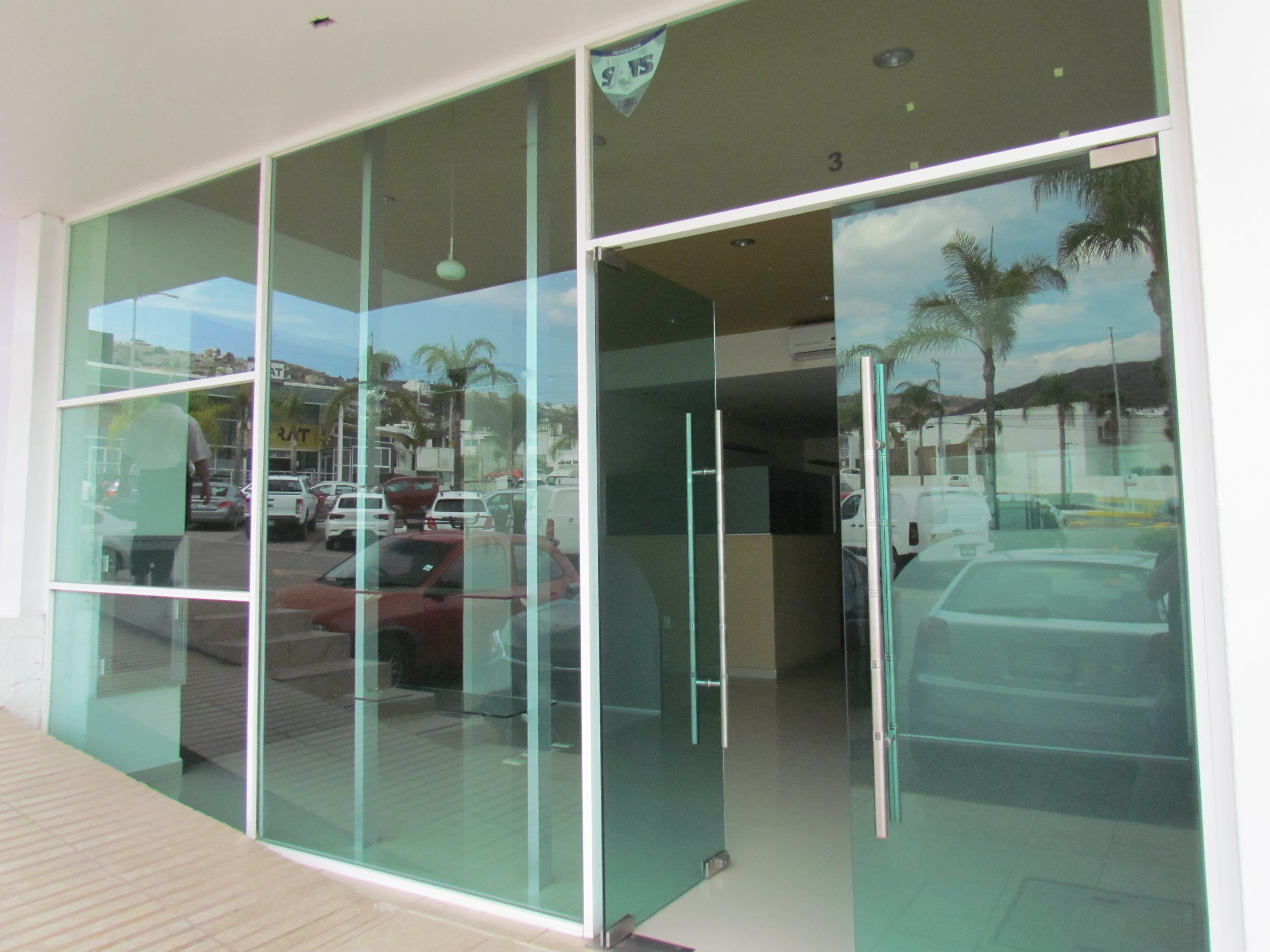 Camino Real a Huimilpan 3, Querétaro, ,Local,Renta,Plaza Real Bugambilias,Camino Real a Huimilpan,1025