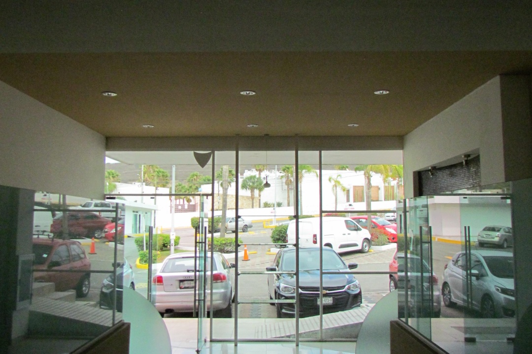 Camino Real a Huimilpan 3, Querétaro, ,Local,Renta,Plaza Real Bugambilias,Camino Real a Huimilpan,1025