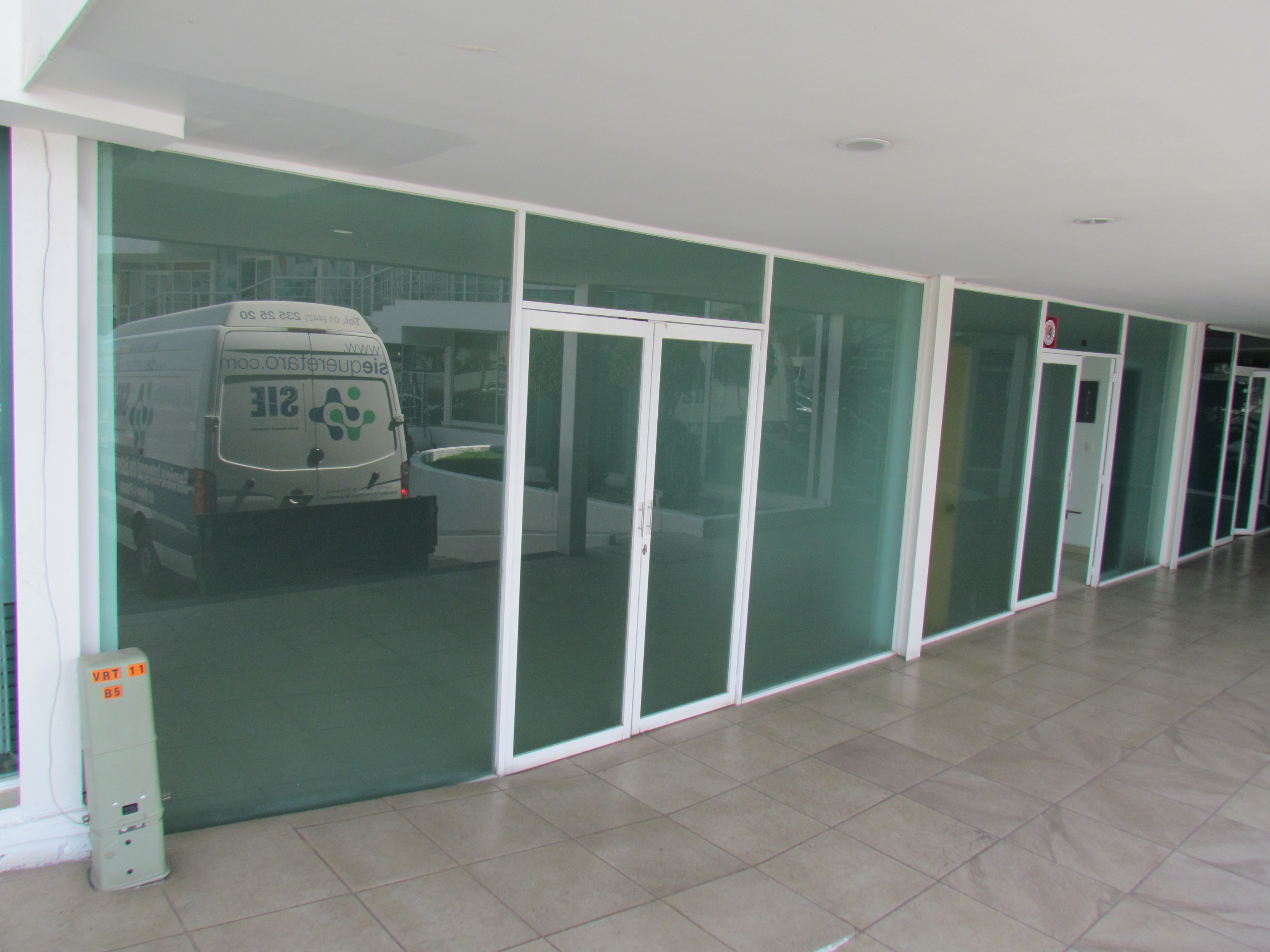 Camino Real a Huimilpan 16, Querétaro, 76904, ,Local,Renta,Plaza Real Bugambilias,Camino Real a Huimilpan,1031