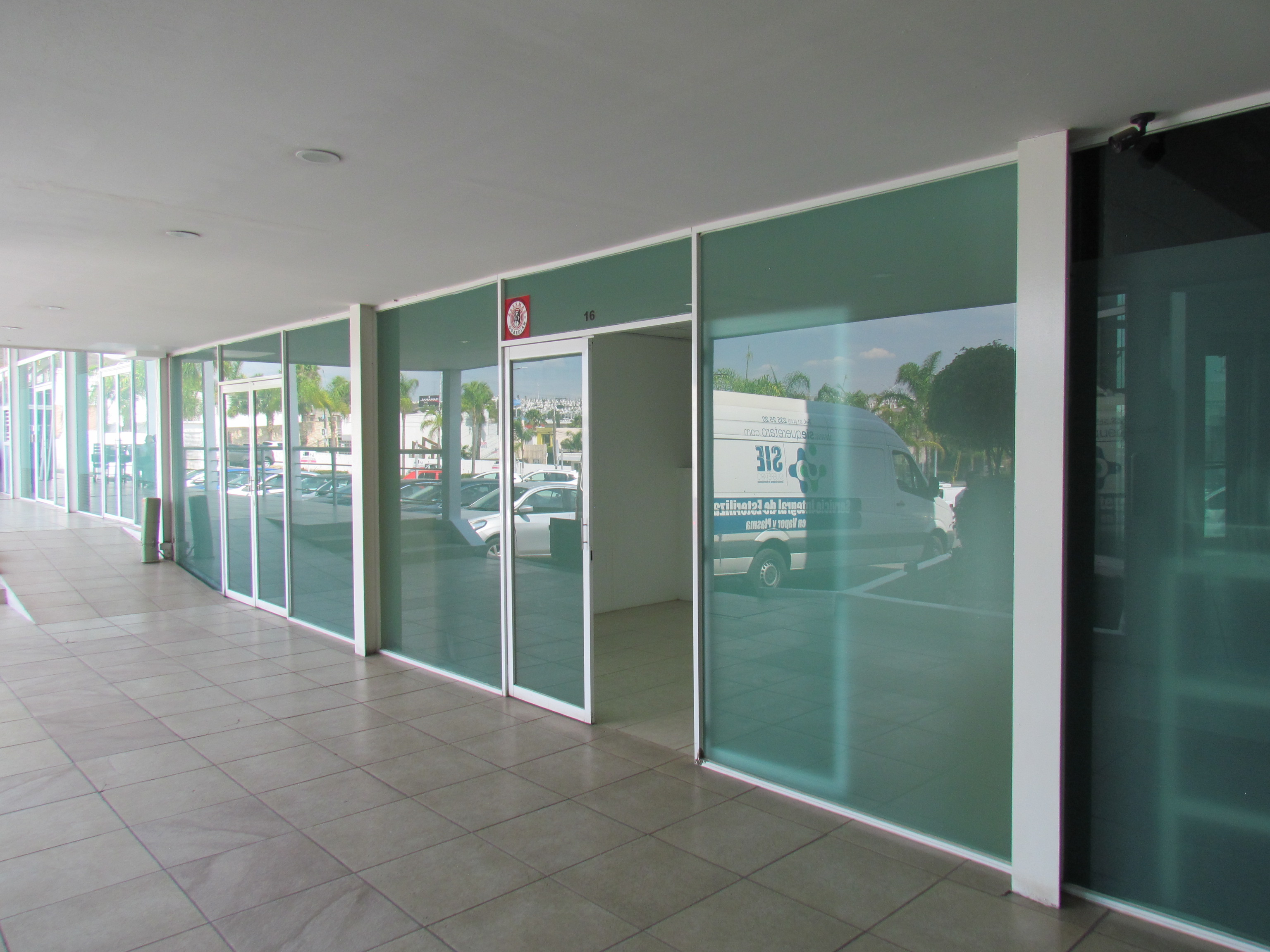 Camino Real a Huimilpan 16, Querétaro, 76904, ,Local,Renta,Plaza Real Bugambilias,Camino Real a Huimilpan,1031