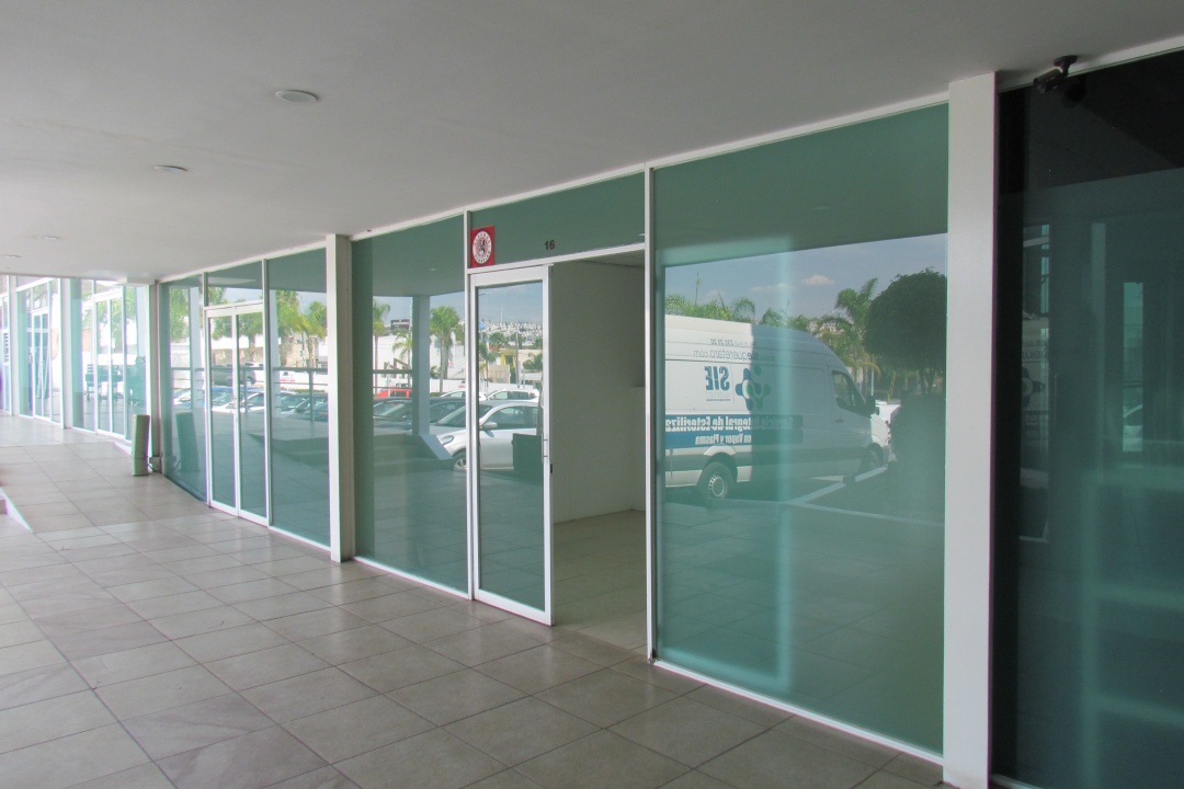 Camino Real a Huimilpan 16, Querétaro, 76904, ,Local,Renta,Plaza Real Bugambilias,Camino Real a Huimilpan,1031