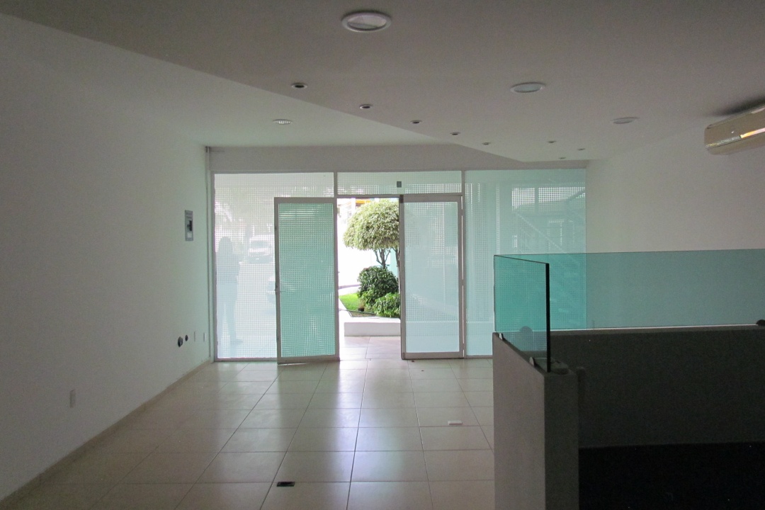 Camino Real a Huimilpan 12, Querétaro, 76904, ,Local,Renta,Plaza Real Bugambilias,Camino Real a Huimilpan,1032