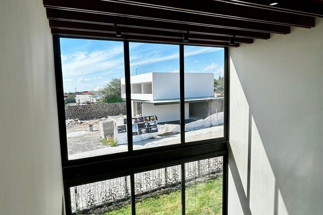 992 Av de los santos 101, Querétaro, 76146, 3 Bedrooms Bedrooms, 1 Room Rooms,4 BathroomsBathrooms,Casa,Venta,Av de los santos,1039 992 Av de los santos 101, Querétaro, 76146, 3 Bedrooms Bedrooms, 1 Room Rooms,4 BathroomsBathrooms,Casa,Venta,Av de los santos,1039