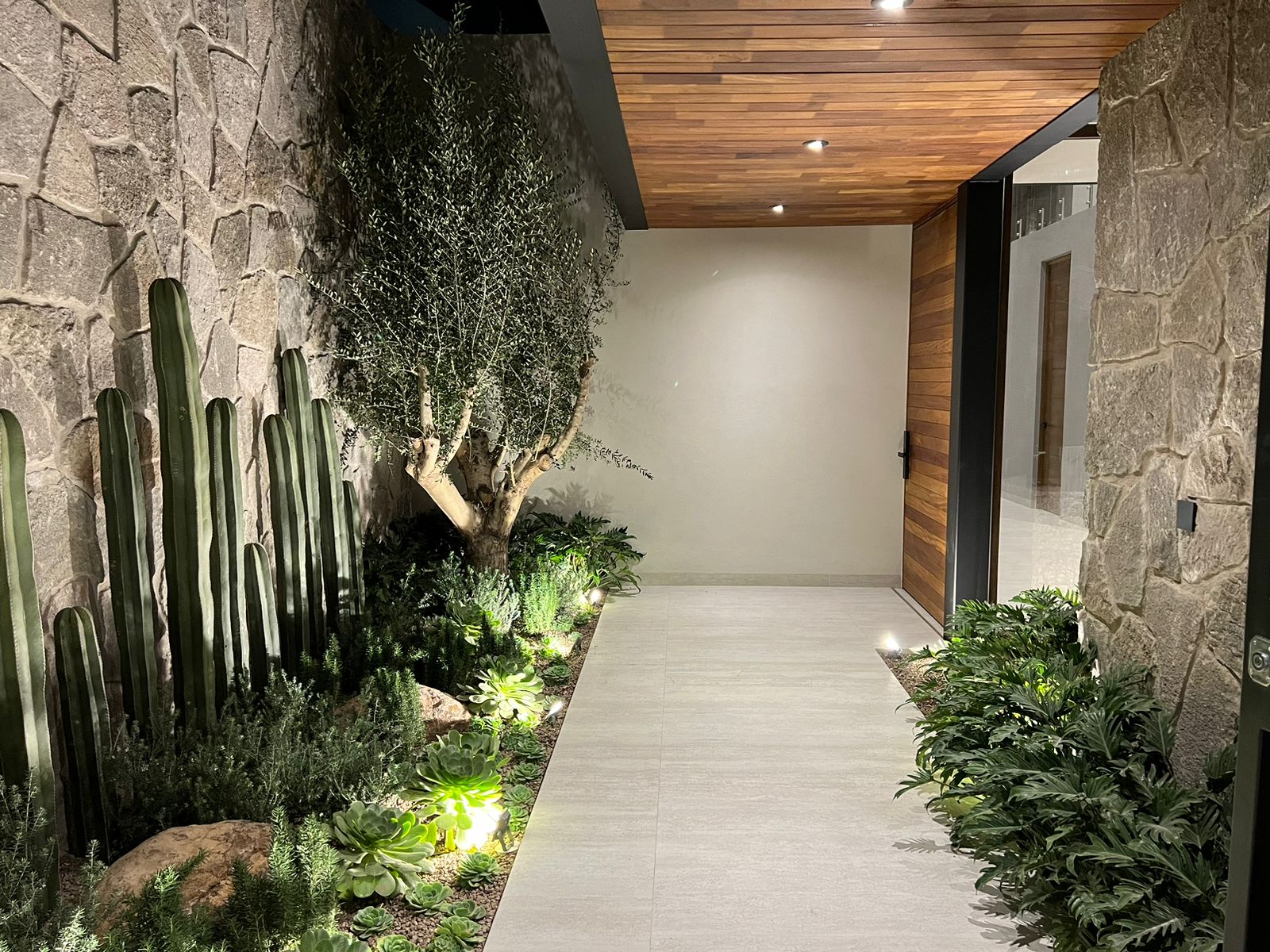 Anillo Vial Fray Junípero Serra 66, Querétaro, 76237, 4 Bedrooms Bedrooms, ,5 BathroomsBathrooms,Casa,Venta,Anillo Vial Fray Junípero Serra,1040